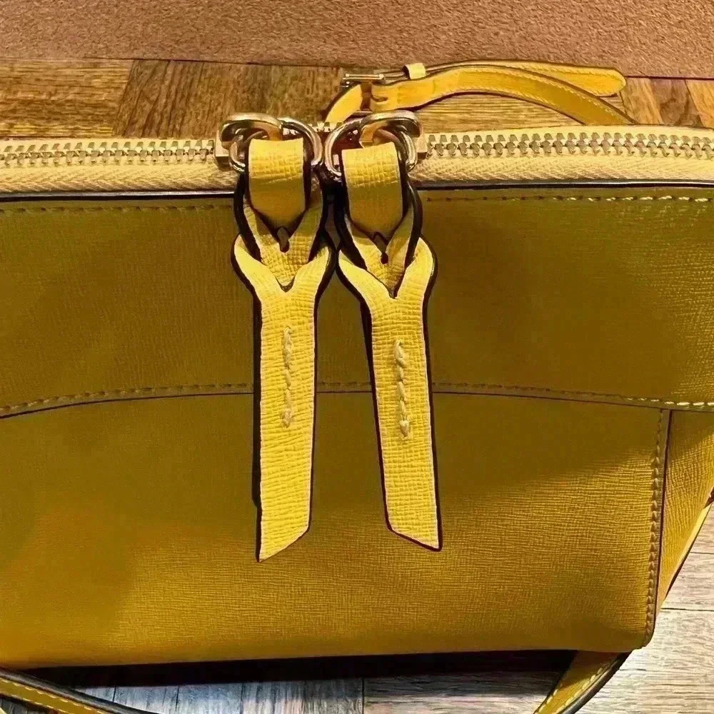 Yellow Dooney & Bourke Crossbody! - Picture 4 of 10